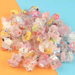 Shake the sound of hot selling luminous diy small claw clip stall night market hair clip suit cartoon hair clip wholesale factory