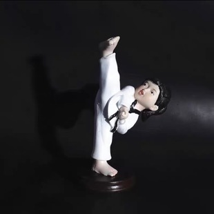 NM259 Creative Martial Arts Doll South Korea Souvenir Resin Decoration Gift Taekwondo Doll Desk Creative