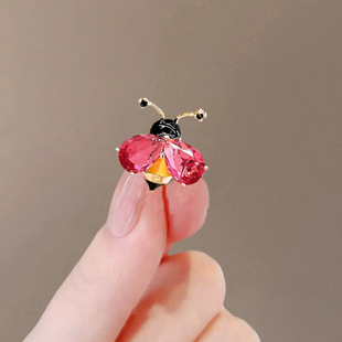 Cross-border brooch women's high-end sense high-end pin women's elegant temperament fixed clothes suit pearl jewelry women's wholesale