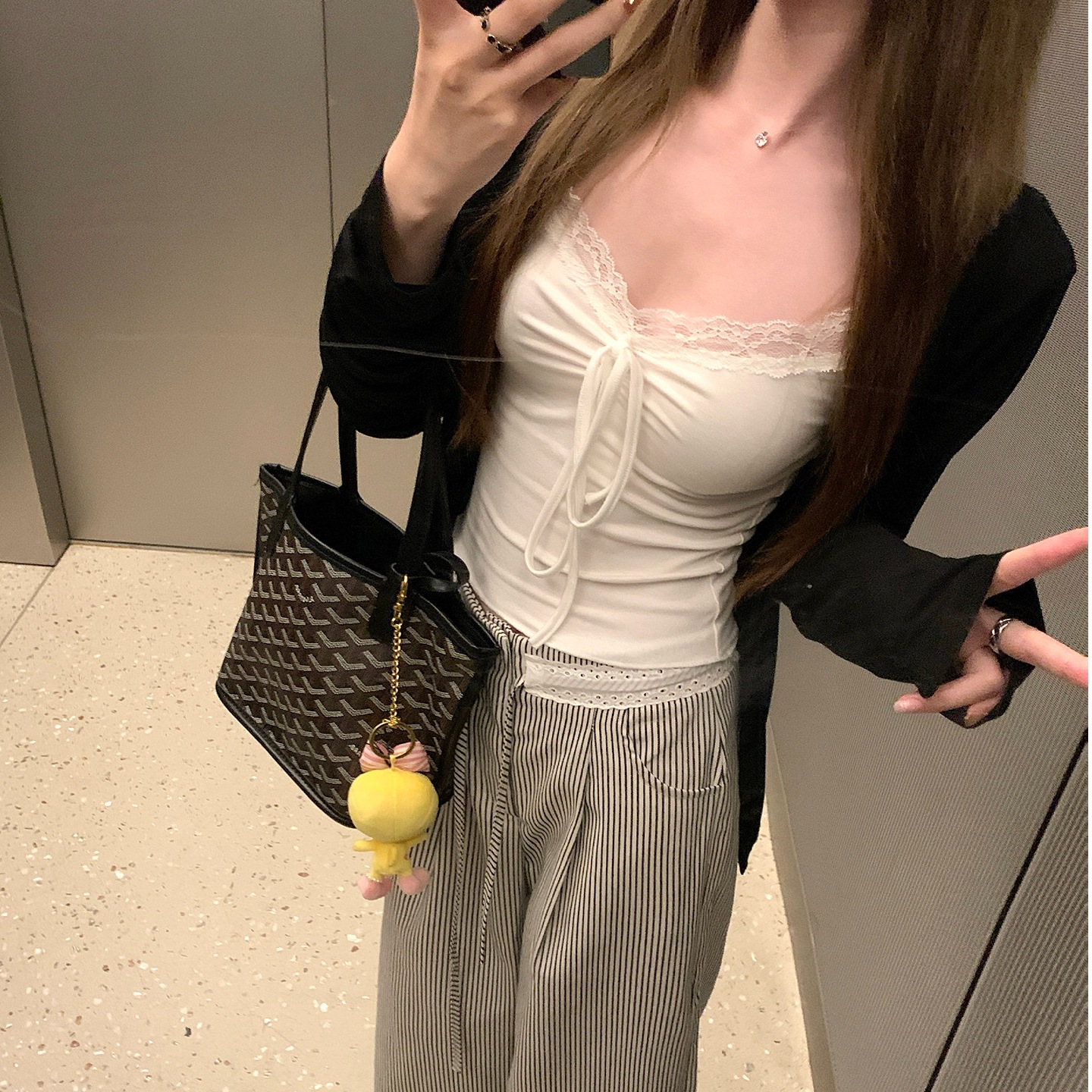 Ballet-style lace patchwork camisole for women, summer fashion, pure and alluring, slim fit, suitable for layering or wearing alone, trendy on Instagram