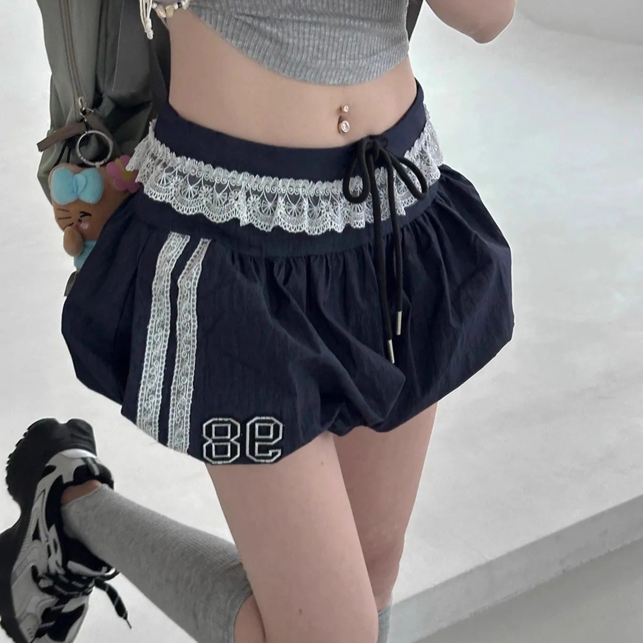 American-Style Sweet and Cool Spicy Girl Black Floral Shorts for Women, Summer Petite Lace Trim Patchwork Striped Sports Skirt Shorts