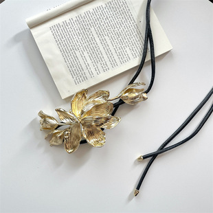 Vintage Golden Tulip Flower Belt with Skirt Jeans Decorative Black Leather String Thin Waist Chain