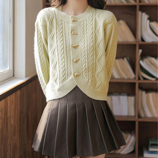 Korean Style Fresh Style Horn Buckle Twist Knitted Cardigan Sweater Women's Spring and Autumn New Design Chic Niche Top