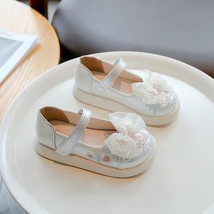 Girls' Hanfu Shoes 2024 Spring and Autumn New Children's Princess Shoes Guofeng Bow Embroidered Shallow Mouth Leather Shoes