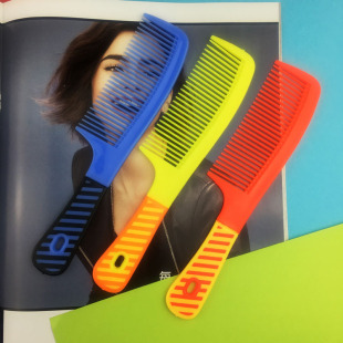 C006 household department store hairdressing plastic comb diagonal stripe candy color comb supermarket stall origin supply wholesale