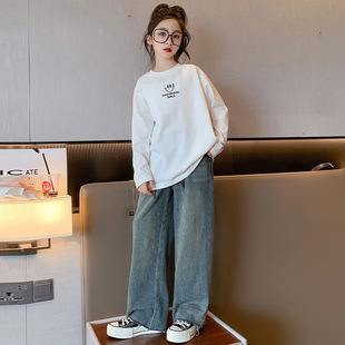 Girls' bottoming shirt autumn and winter clothing 2023 new children's western style fleece-lined top big children girls' thickened long-sleeved T-shirt