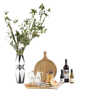 Model Room kitchen decoration cabinet decoration ceramic simulation food cake combination simple floral soft decoration
