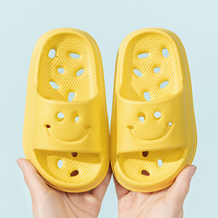 Children's Bathing Bathroom Slippers Summer Boys and Girls Non-slip Cut Out Leaking Non-stinky Feet Indoor Household Soft-soled Slippers