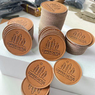 Clothing Trademark Leather Label Embossed Color-Changing Letters Silk Screen Pu Hardware Leather Label Free Design and Production Leather Label