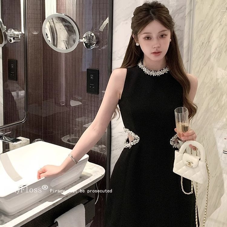Luxurious Rhinestone-Embellished Waist-Cut-Out Dress for Women, Sleeveless, Sparkling Rhinestones, Waist-Cinching, Party Little Black Dress, Summer 2026, Black