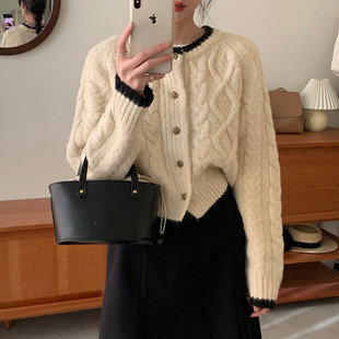 Autumn and Winter new contrast color sweater coat thick needle twist gentle sweet Chanel style design women's knitted cardigan