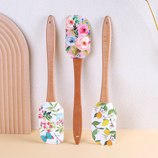 Factory wholesale creative 43g scraper split wooden handle cake cream spatula household kitchen silicone scraper