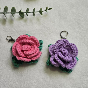 2025 Cross-border New Creative Cute Flower Keychain Knitted Pendant Women's Ins Exquisite Pink Flower Hanging Decoration