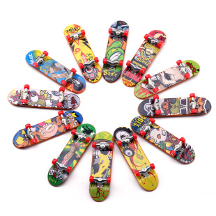 Customized Finger Skateboard Logo Alloy Model with Pictures, New and Unique Gift, Kidsren's Desktop Toy Manufacturer, Cross-Border