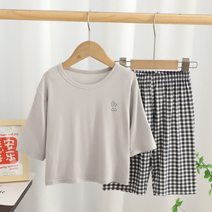 A family of four parent-child wear modal air-conditioned home wear medium and big children's three-quarter sleeve plaid cropped pants pajamas suit