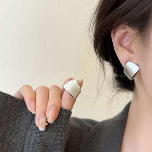 silver simple temperament earrings women 2024 new fashion high-end earrings niche retro net red earrings wholesale