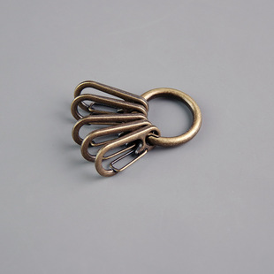 Niche Distinctive Metal Keychain Men's High-end Retro Leather Lock Keychain Set Rope D Chain Key Ring Hanging Buckle