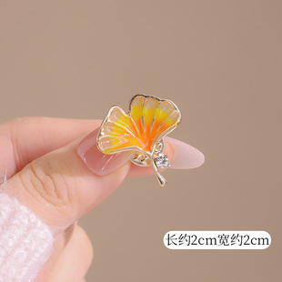 Butterfly Brooch Women's High-end Sense Niche Wholesale Pearl Pin Temperament Fixed Metal Suit Pearl Jewelry