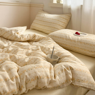 Class A cartoon cute rabbit wrinkled double layer yarn four-piece cotton cotton 1.8 meters bed sheet quilt cover three-piece set