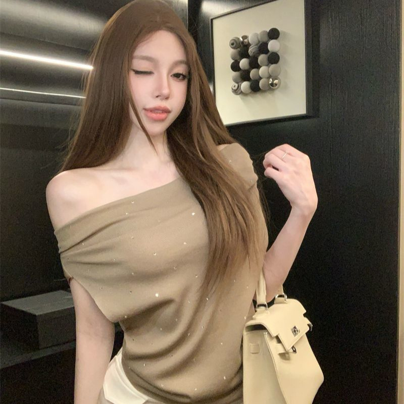 여름 디자인의 여성용 불규칙한 핫 다이아몬드 오프 숄더 반팔 티셔츠 슬림 화이트 슬리밍 퓨어 러스트 스타일 탑 인