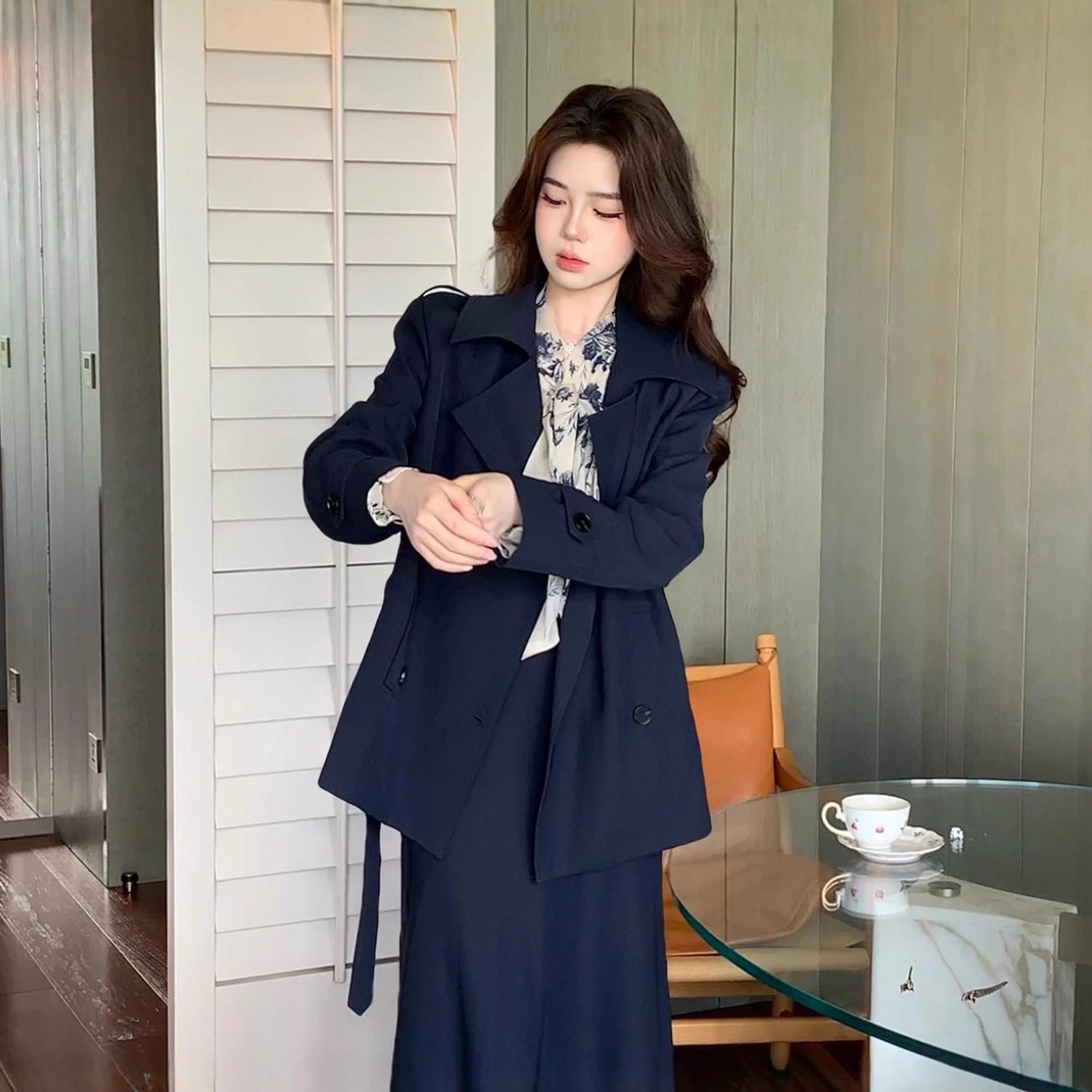 Muzili's Li Mo Dyed Flower Shadow Early Autumn Ink Printed Ribbon Shirt Navy Windbreaker Skirt Three-Piece Set