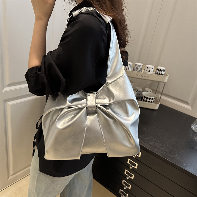 2026 New Bow-Knot Vest Tote Bag for Women, Large Capacity Shoulder Bag, High-End Fashionable Versatile Commuter Bag