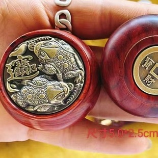 Производители оптового красного сандалового дерева превращают вещи, чтобы заработать деньги