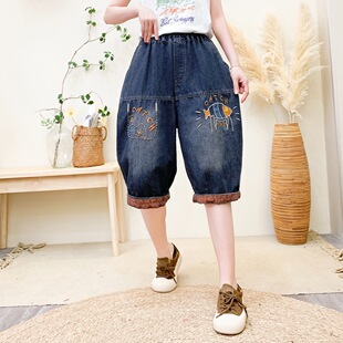 Spring and Summer New Artistic Embroidery Slim Relaxed Jeans Women's Light Blue Six-point Pants Loose Waist Casual Pants