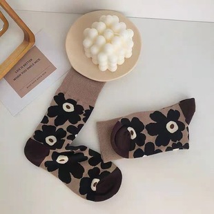 Hyun-a Korean style autumn and winter new simple fashion slightly thick texture flower tube socks retro women's socks