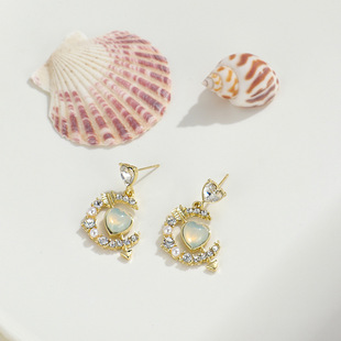 Korean-style Gentle Fashion Champagne Ear Studs Love Cat's Eye Stone Mosquito Incense Plate Ear Clip Advanced Sense Niche Elegant Earrings