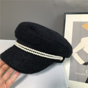 British-style elegant design Pearl plush military hat for women trendy autumn and winter fashionable all-matching black and white beret skin white