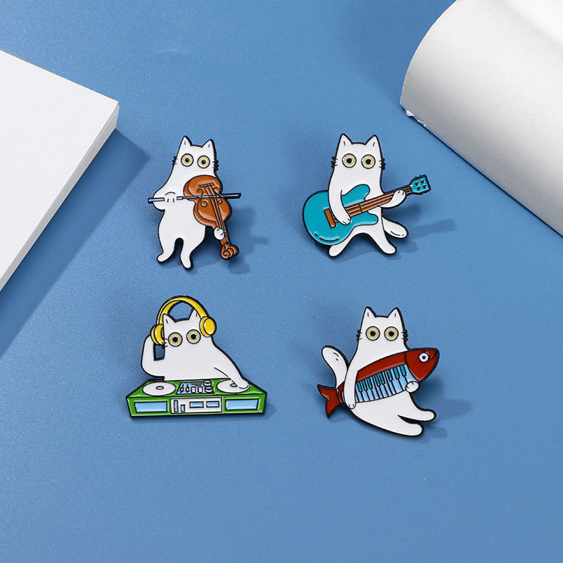 Music Cat Badge Cartoon Band White Cat Brooch Personalized Metal Backpack Decorations Accessories Couple Badges
