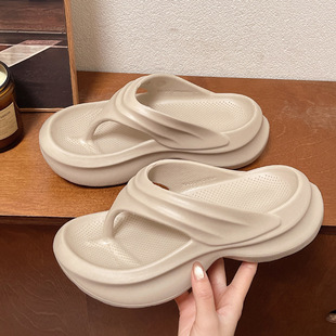 Thick Bottom Flip-Flops Women's 2025 Summer New Korean Style Outer Wear EVA Height Increased Beach Casual Non-Slip Home Sandals