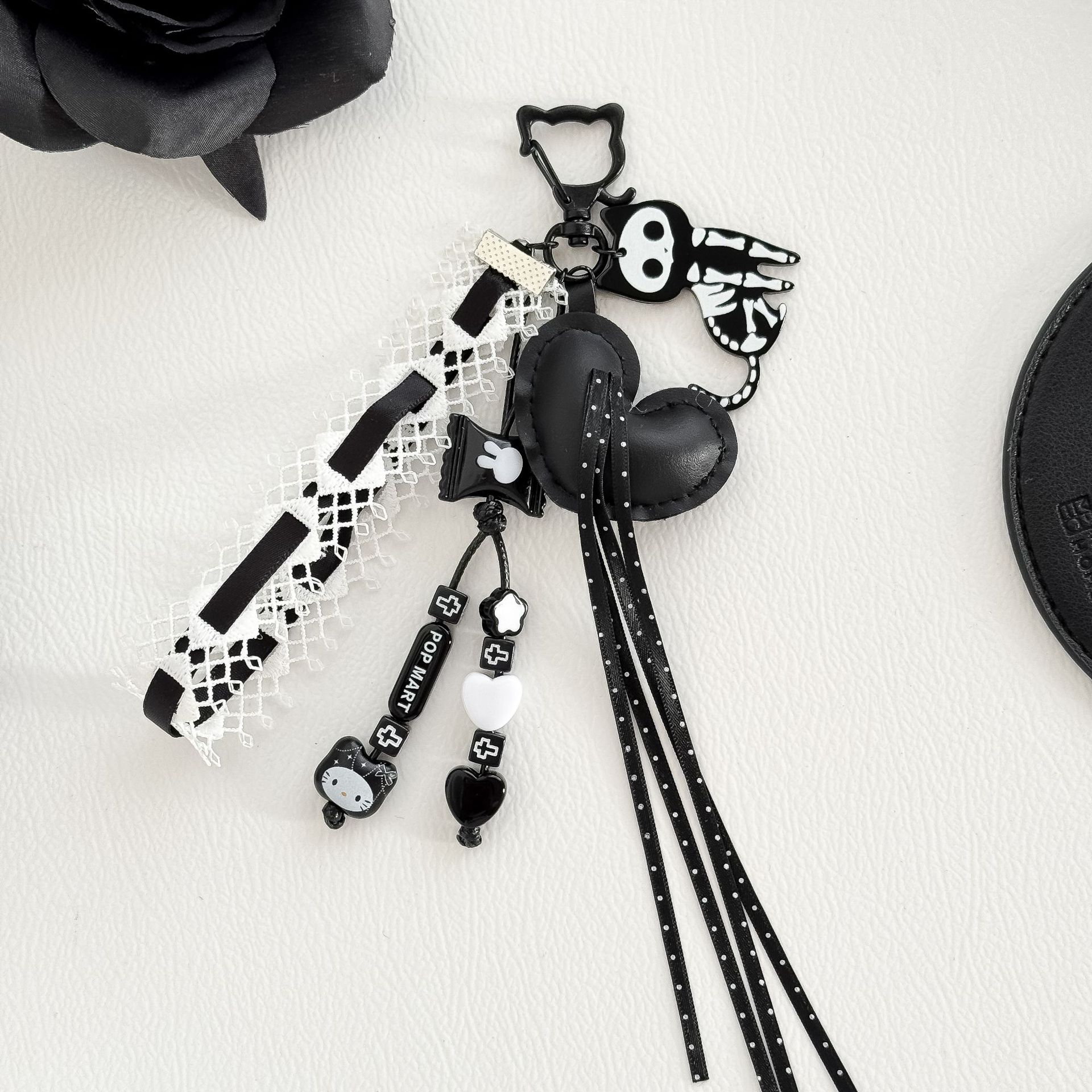 Creative New Cat Black Heart Keychain Pendant Personalized Backpack Decoration Bag Pendant Gothic Phone Chain
