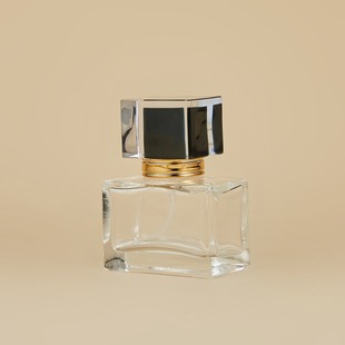 Factory direct 30ml screw thick bottom square glass bottle perfume bottle spray bottle empty glass bottle