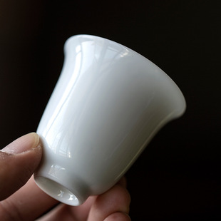 Sweet white glaze handmade ceramic tea cup single Cup fragrant cup thin tire Master Cup creative personal cup kung fu tea set Tea Cup
