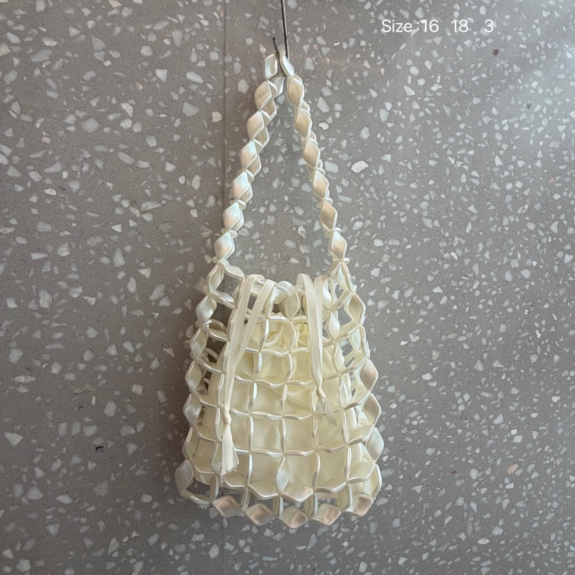 Women's handbag, 2026 new style, trendy handmade beaded teardrop hollowed-out tote/shoulder/underarm bag, woven pearl bag.