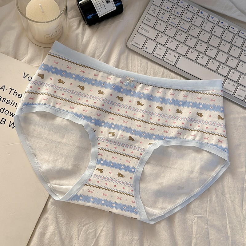 Women's all-season long cotton underwear with extra-long crotch, thin and stylish, Japanese style, cute low-waisted, seamless pure cotton underwear.