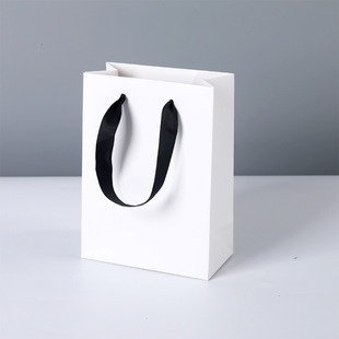 Handbag white cardboard bag packaging gift bag gift clothing store clothes women's logo printing a large number of in stock