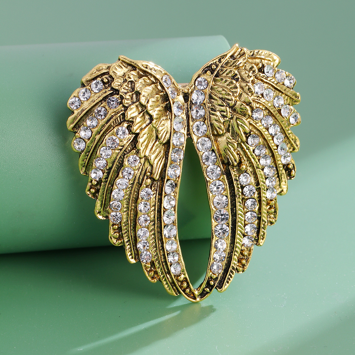 Winged Brooch, New Cross-Border Alloy Brooch with Diamond-Encrusted Angel Wings, Fashionable and Trendy Clothing Accessory Pin