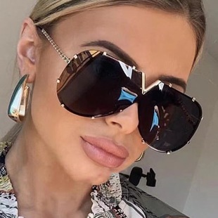 Fashion metal one-body sunglasses 2024 new cross-border European and American V-frame sunglasses ins Internet red sunglasses