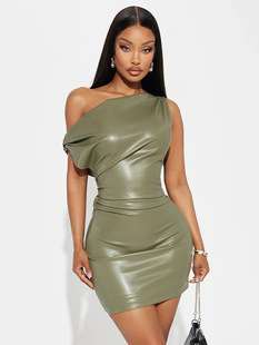 2024 Winter New Fashionable Sexy Slant Collar Open Shoulder Solid Color Pleated Tight Waist Leather Hip dress