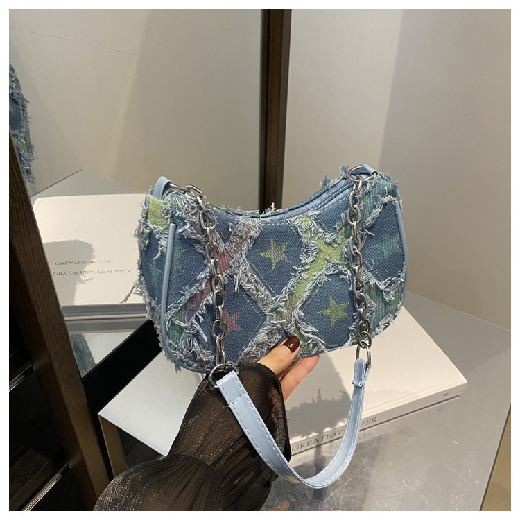 Chain denim bag with gradient stars, a stylish and unique design for autumn 2024, perfect for casual crossbody or shoulder wear.