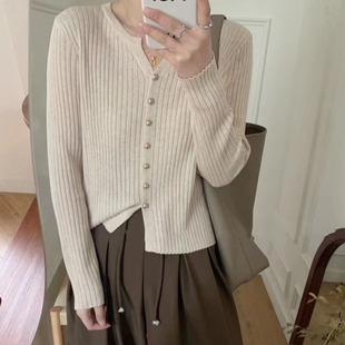 Korean Style Gentle Style Elegant Small Shirt Autumn New Simple Solid Color Gold Buckle V-Neck Knitted Cardigan Outer Jacket for Women