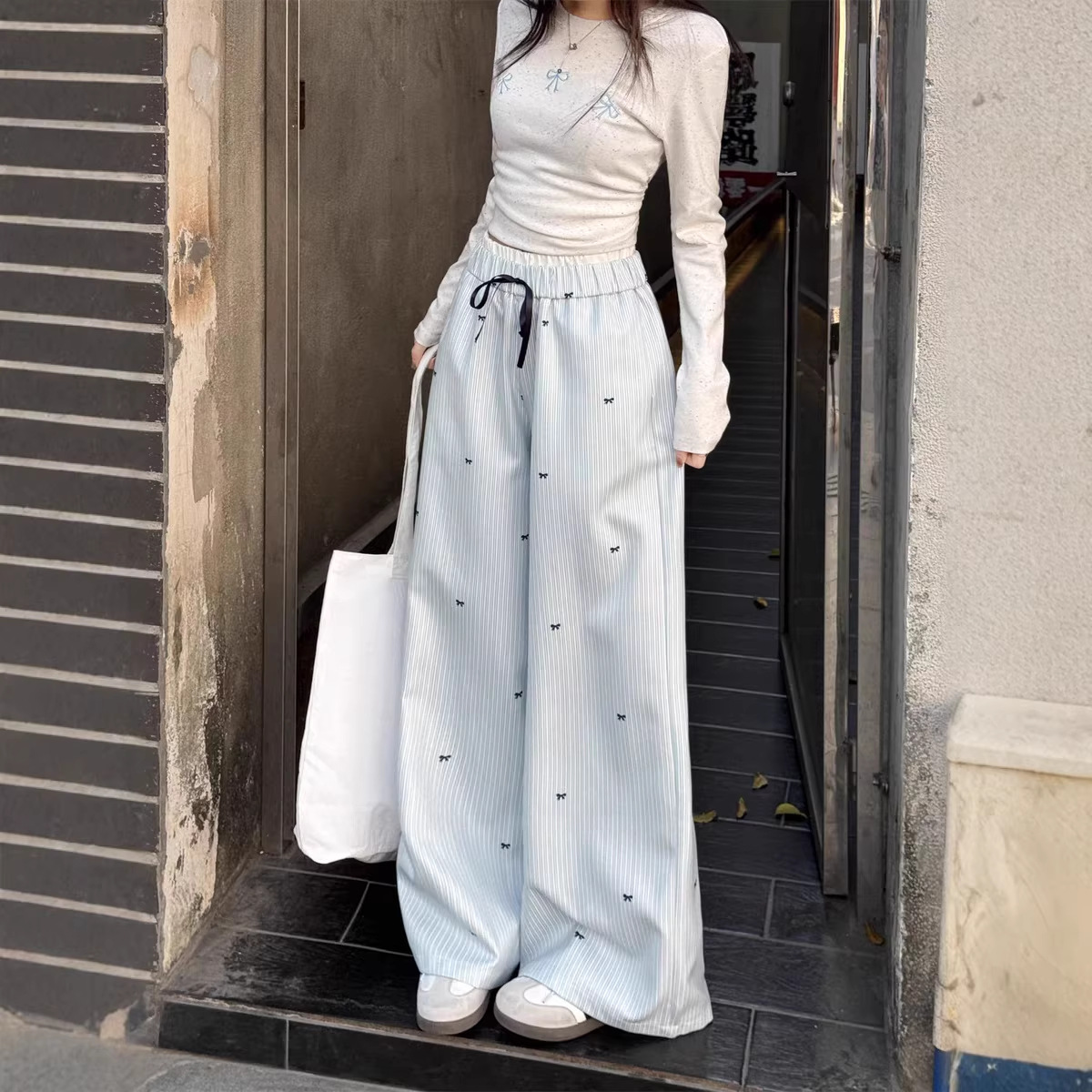 Korean-Style Design Blue Striped Wide-Leg Pants for Women, Autumn 2025 New High-Waisted Slimming Straight-Leg Sports Trousers