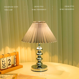 European Style Table Lamp Bedroom Bedside Lamp Dormitory Desk Study Simple Post-modern Light Luxury American Style Table Lamp Nordic Style Creative