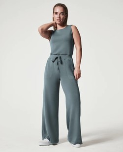 European and American cross-border foreign trade 2023 summer women's clothing new solid color versatile sleeveless slimming lace jumpsuit trousers