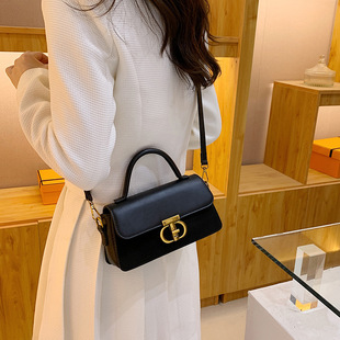 Customized Bags for Women Autumn and Winter 2023 New Retro Handbags Niche High-End Crossbody Small Square Bag Single Shoulder Women's Bag