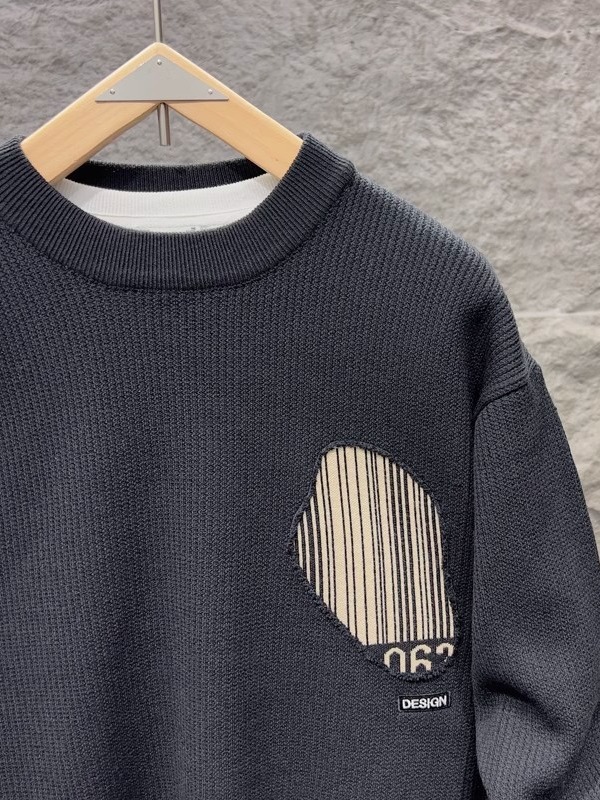 2024 autumn new men's design round neck loose trendy warm sweater sweater undershirt for men