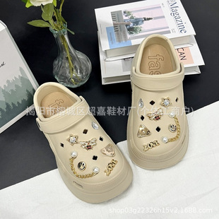 New cartoon cute DIY hole shoes accessories creative detachable three-dimensional shoes flower buckle shoes decorative buckle